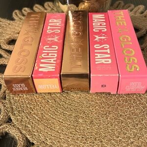 Jeffree Star lipgloss, and lippy color, choice!